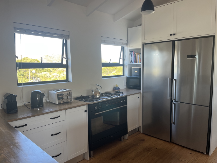 To Let 3 Bedroom Property for Rent in Pringle Bay Western Cape